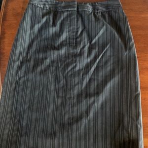 Ann Taylor Black striped Pencil Skirt Front Zip Cotton Blend Women's Size 4